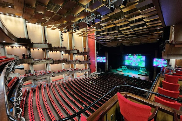 Clowes Memorial Hall